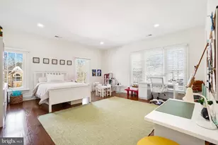 9646 Eagle Ridge Dr, Bethesda, MD 20817 - Photo 14