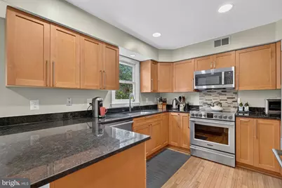 10139 Crestberry Place, Bethesda, MD 20817 - Photo 8