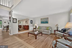 10139 Crestberry Pl, Bethesda, MD 20817 - Photo 4