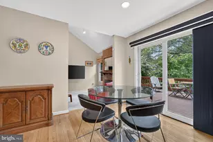 10139 Crestberry Pl, Bethesda, MD 20817 - Photo 12