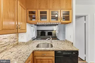 8700 Camille Dr, Potomac, MD 20854 - Photo 16