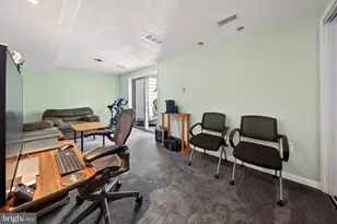 941 Paulsboro Dr, Rockville, MD 20850 - Photo 40