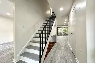 8119 Inverness Ridge Rd, Potomac, MD 20854 - Photo 2