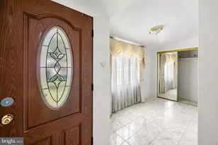 409 Hull Pl, Rockville, MD 20852 - Photo 4