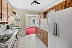 409 Hull Pl, Rockville, MD 20852 - Photo 10