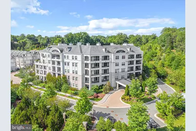 8111 River Road #131, Bethesda, MD 20817 - Photo 2