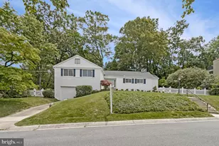 7411 Wyndale Ln, Chevy Chase, MD 20815 - Photo 2