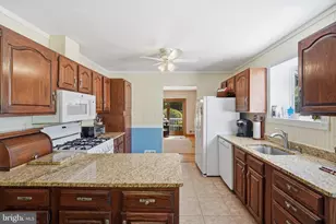 12615 Eastbourne Dr, Silver Spring, MD 20904 - Photo 18