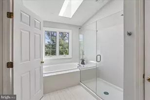 10407 Dalebrooke Ln, Potomac, MD 20854 - Photo 22