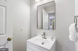 10407 Dalebrooke Ln, Potomac, MD 20854 - Photo 18