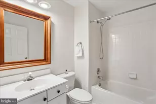 10407 Dalebrooke Ln, Potomac, MD 20854 - Photo 30