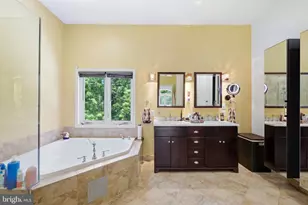 13 Trailridge Ct, Potomac, MD 20854 - Photo 28