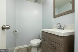 8828 Cross Country Pl, Gaithersburg, MD 20879 - Photo 18
