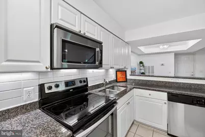 5818 Inman Park Circle #210, Rockville, MD 20852 - Photo 12