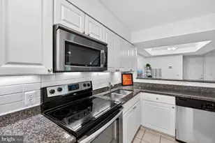 5818 Inman Park Cir, Rockville, MD 20852 - Photo 12