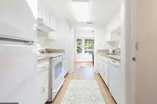 15046 Haslemere Ct, Silver Spring, MD 20906 - Photo 6