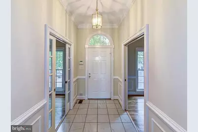 8904 Barrowgate Court, Potomac, MD 20854 - Photo 2