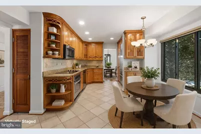 9801 Dairyton Court, Gaithersburg, MD 20886 - Photo 8
