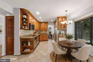 9801 Dairyton Ct, Gaithersburg, MD 20886 - Photo 8