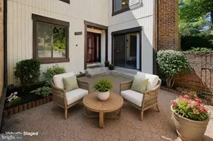 9801 Dairyton Ct, Gaithersburg, MD 20886 - Photo 2
