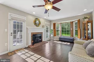 16013 Mills Orchard Dr, Gaithersburg, MD 20878 - Photo 2