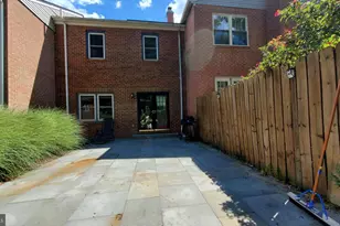 7526 Heatherton Ln, Potomac, MD 20854 - Photo 4