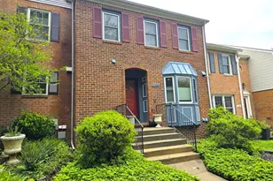 7526 Heatherton Ln, Potomac, MD 20854 - Photo 2