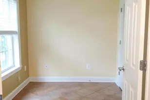 557 Cedar Spring St, Gaithersburg, MD 20877 - Photo 2