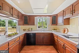 13200 Lantern Hollow Dr, Gaithersburg, MD 20878 - Photo 24