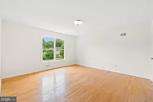13200 Lantern Hollow Dr, Gaithersburg, MD 20878 - Photo 40