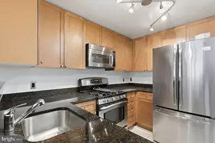 930 Wayne Ave, Silver Spring, MD 20910 - Photo 6