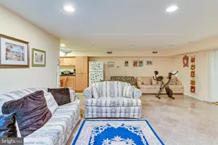 8212 Old Georgetown Rd, Bethesda, MD 20814 - Photo 38
