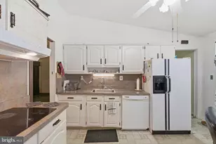1011 Devere Dr, Silver Spring, MD 20903 - Photo 16