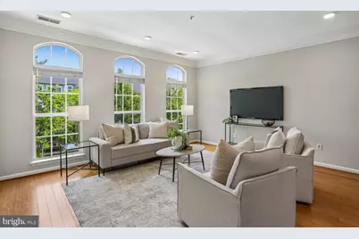 647 Main Street #647-B, Gaithersburg, MD 20878 - Photo 2