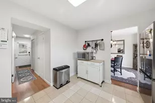 9236 Labelle Ln, Gaithersburg, MD 20879 - Photo 10