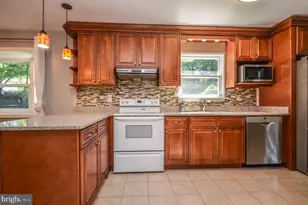 11309 Brandy Hall Ln, North Potomac, MD 20878 - Photo 10