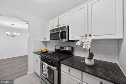 10021 Vanderbilt Circle #2, Rockville, MD 20850 - Photo 22