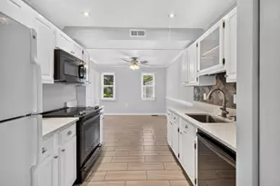 4 Honey Brook Cir, Gaithersburg, MD 20878 - Photo 14