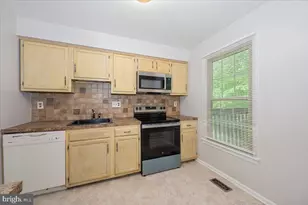 10113 Maple Leaf Dr, Montgomery Village, MD 20886 - Photo 16