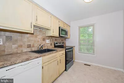 10113 Maple Leaf Drive, Montgomery Village, MD 20886 - Photo 18