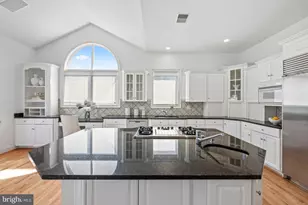 26 / 28 Beman Woods Ct, Potomac, MD 20854 - Photo 18