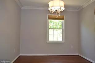 1 Ingleside Ct, Rockville, MD 20850 - Photo 4