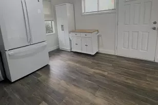 5700 Stillwell Rd, Rockville, MD 20851 - Photo 8
