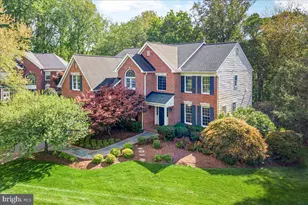 4 Deer Trail Ct, Gaithersburg, MD 20878 - Photo 2