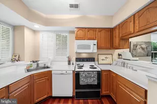 10800 Antigua Terrace, Rockville, MD 20852 - Photo 16
