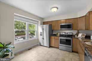 19238 Wheatfield Terrace, Gaithersburg, MD 20879 - Photo 4