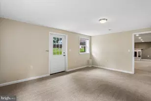 25520 Jonnie Ct, Gaithersburg, MD 20882 - Photo 32