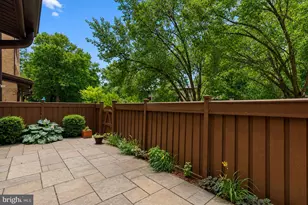 11420 Strand Dr, Rockville, MD 20852 - Photo 2