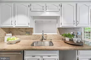 5722 Brewer House Cir, Rockville, MD 20852 - Photo 20
