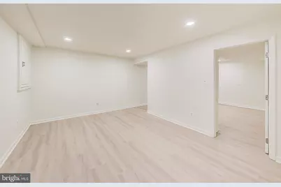 8932 Barrowgate Court, Potomac, MD 20854 - Photo 18